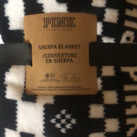 Sherpa blanket PINK victoria’s secret New - Picture 2 of 6
